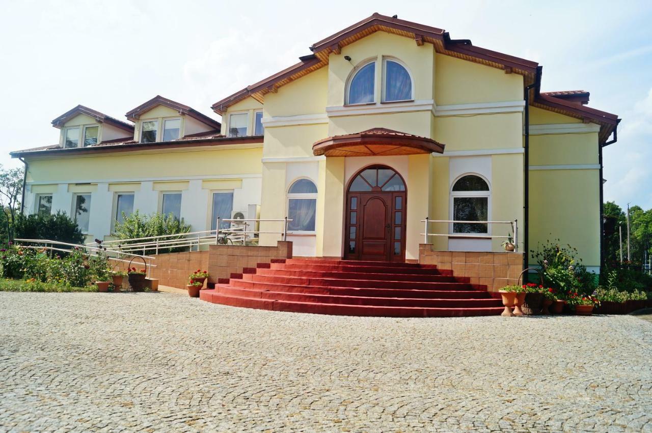 Dwor Dluzniewo Bed and Breakfast Εξωτερικό φωτογραφία