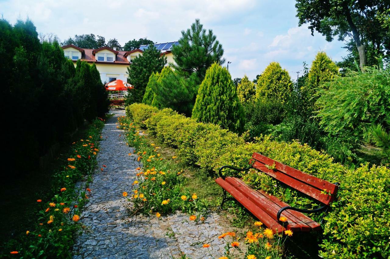 Dwor Dluzniewo Bed and Breakfast Εξωτερικό φωτογραφία